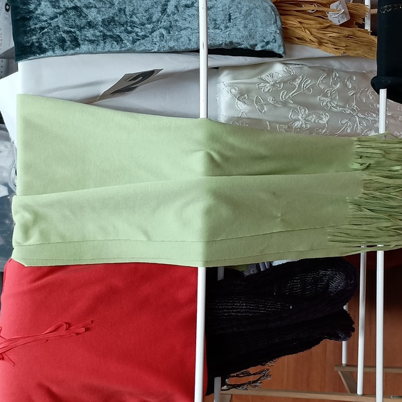 Designer Amanda Smith  wool hat w satin bow band  $38 one size +free scarf. - Picture 6 of 12